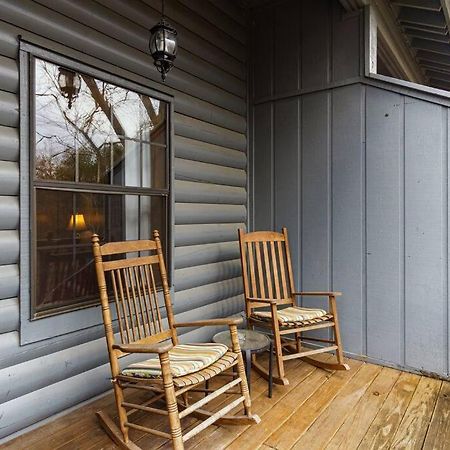 3 Bedroom Log Cabin Condo Close To Everything! Бренсон Екстер'єр фото
