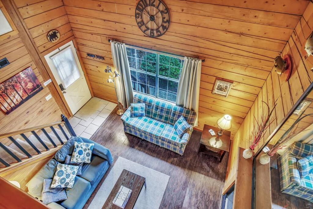 3 Bedroom Log Cabin Condo Close To Everything! Бренсон Екстер'єр фото